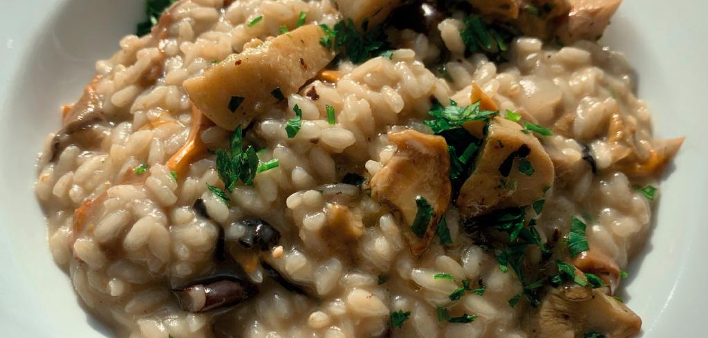 Wie man ein perfektes Risotto zubereitet: vollständiger Leitfaden und praktische Tipps