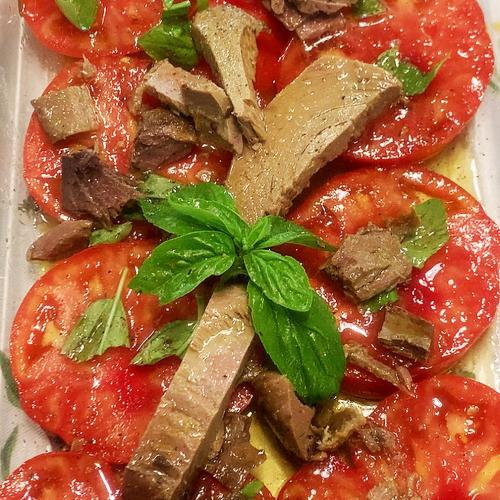 ventresca di tonno e pomodoro e basilico